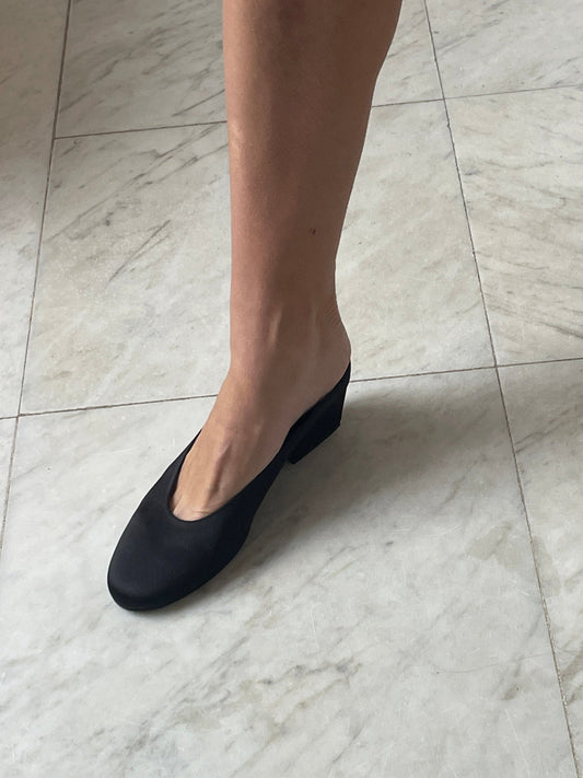 Alex, Black About Arianne