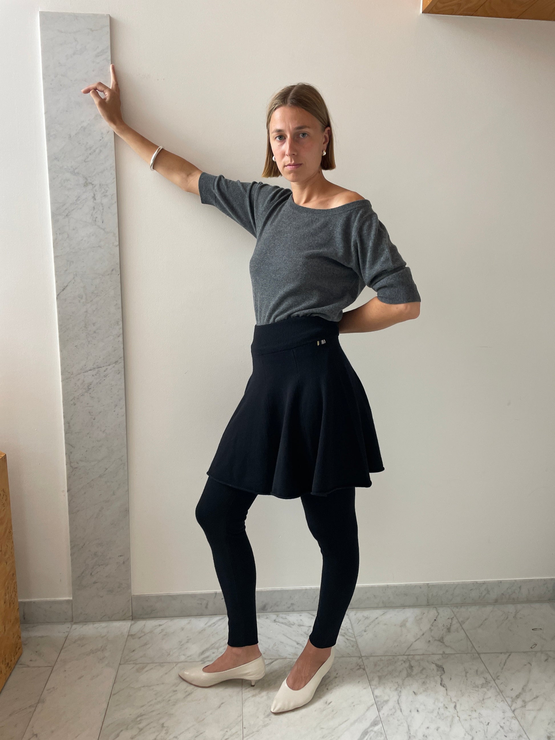 Girl, Raven EXTREME CASHMERE