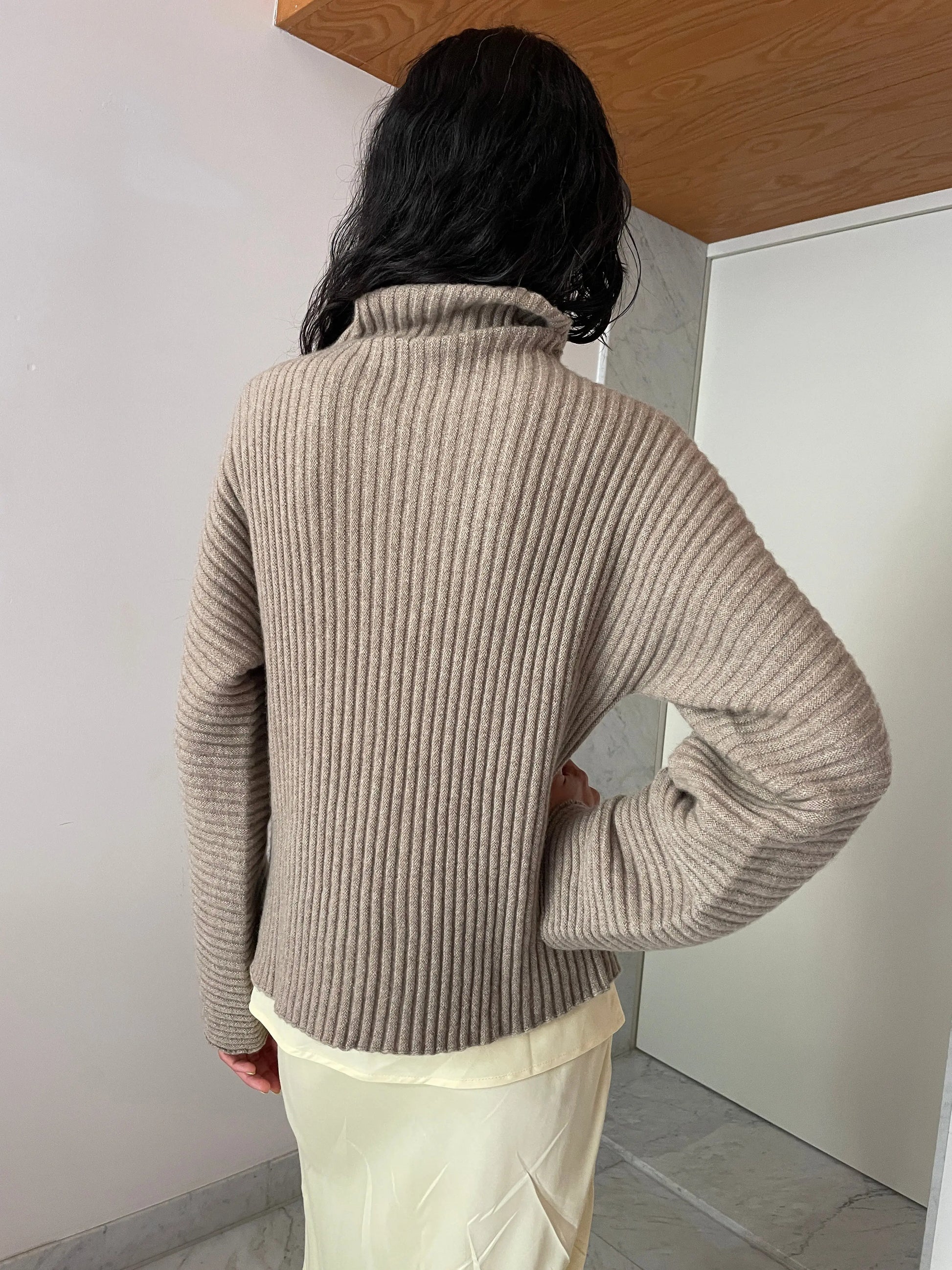 Kai Turtleneck, Brown BASERANGE