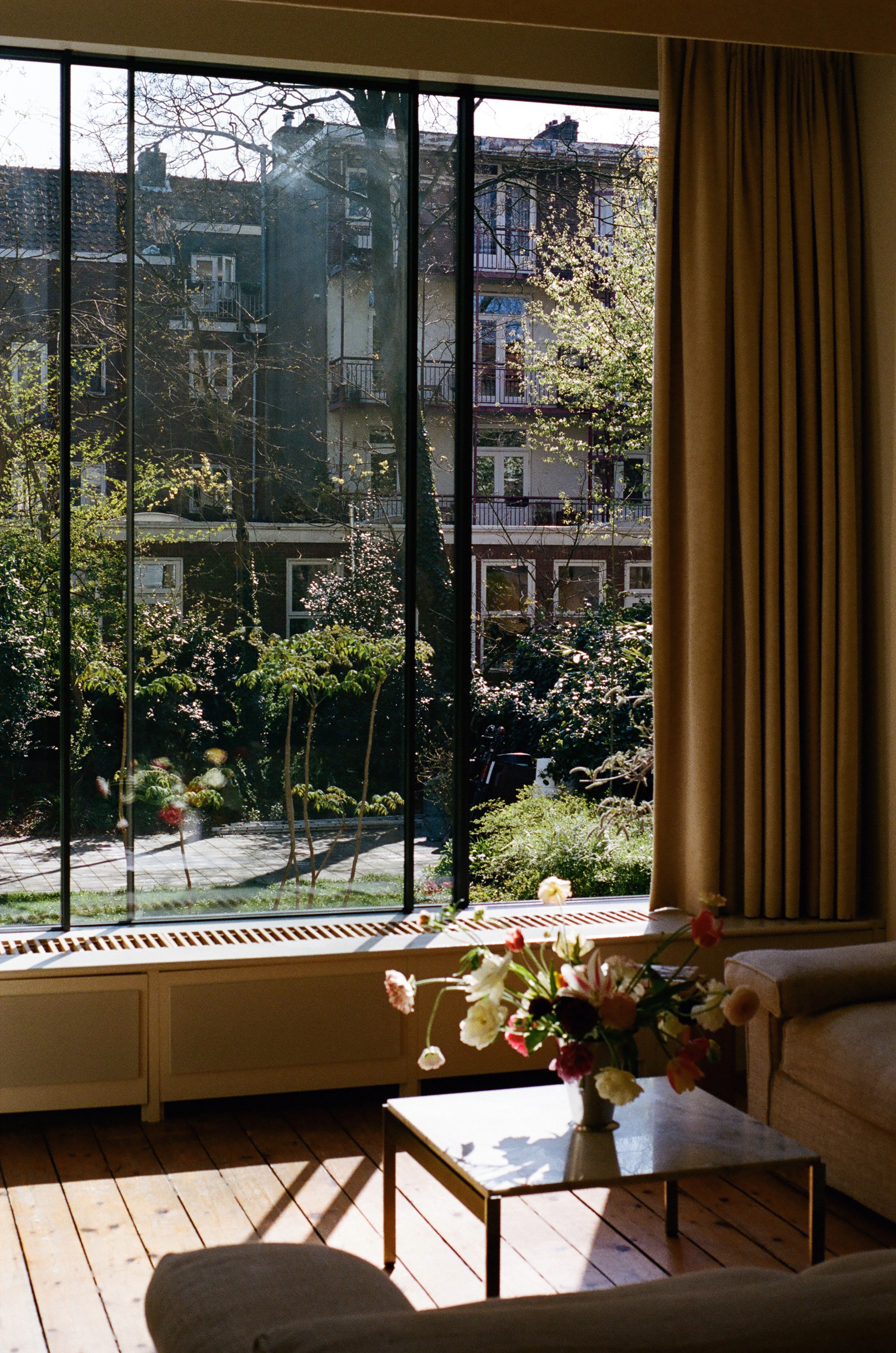 THE LOUNGE