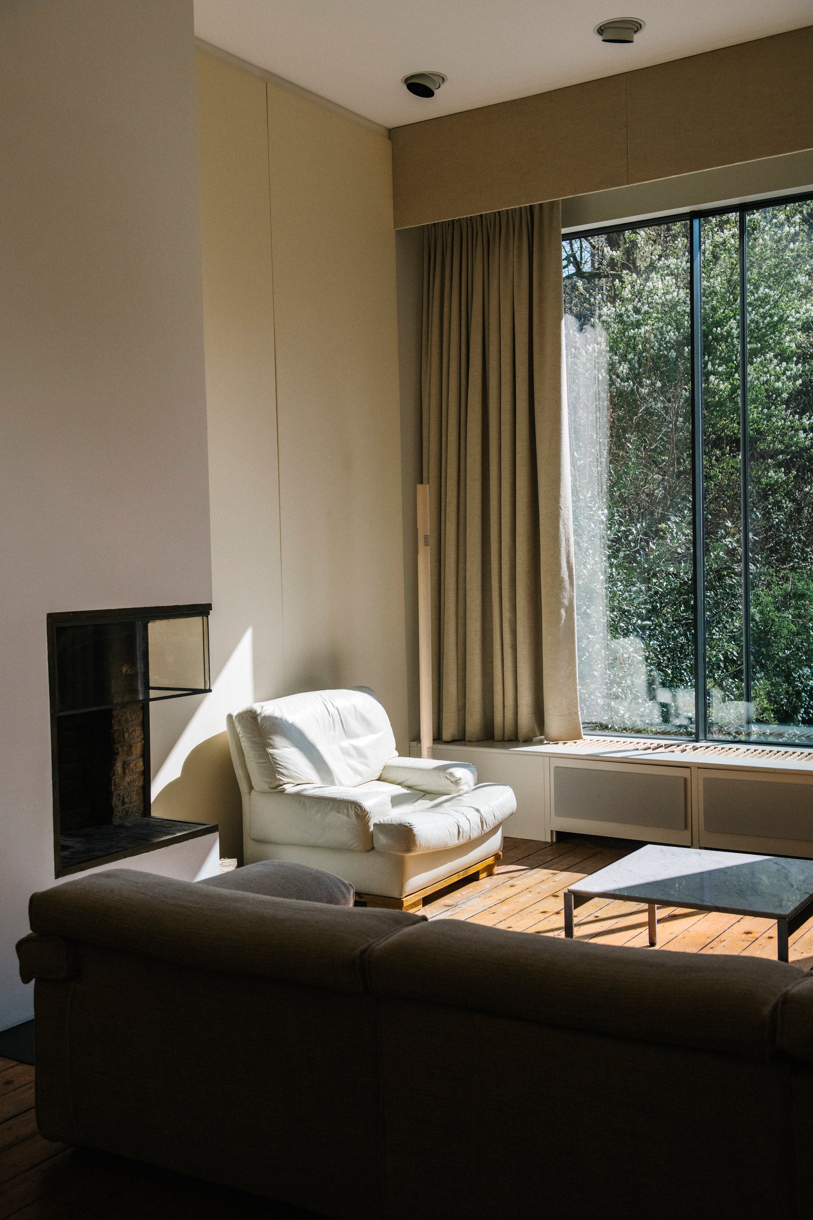 THE LOUNGE