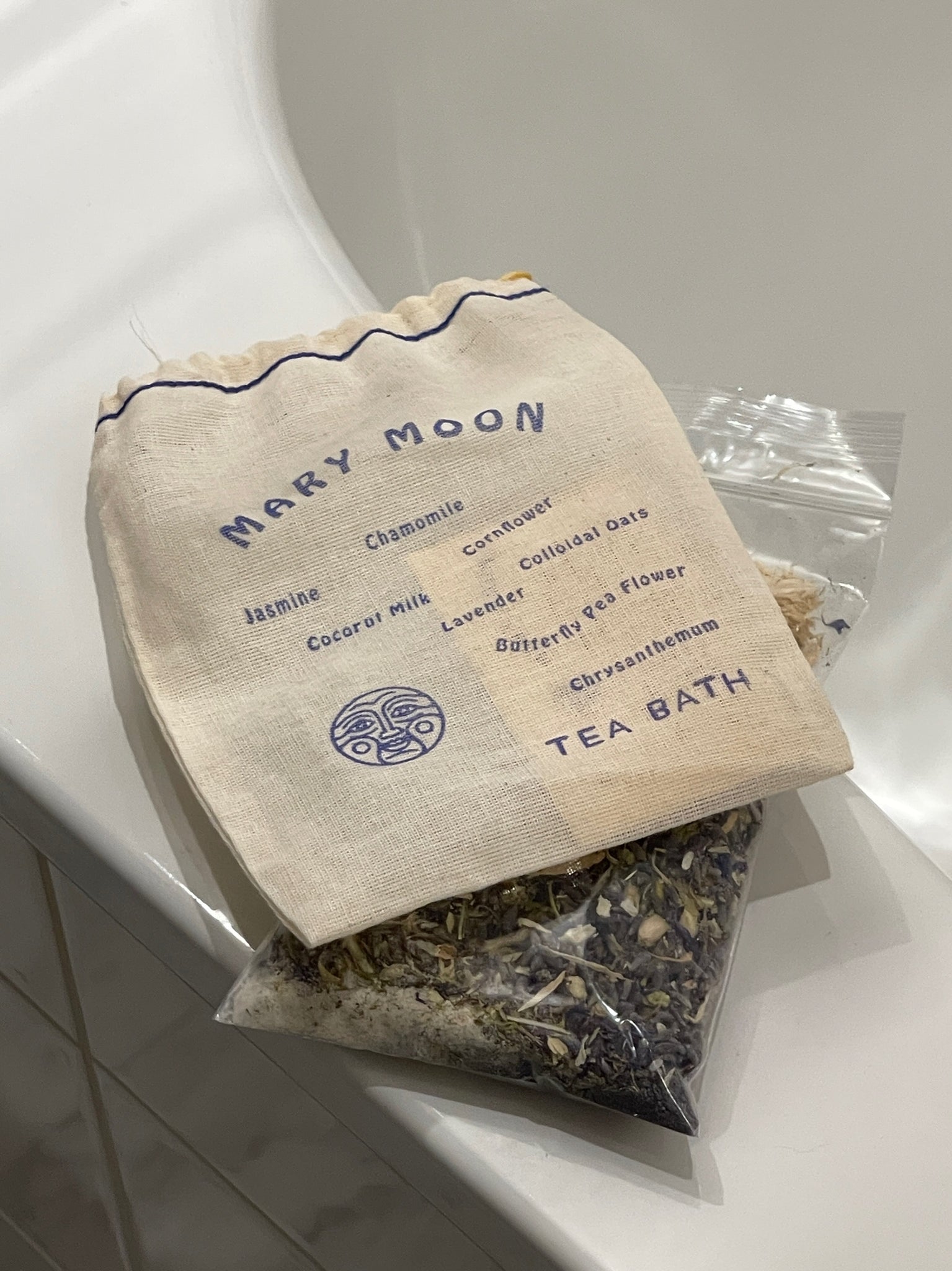 Mary Moon Tea Bath