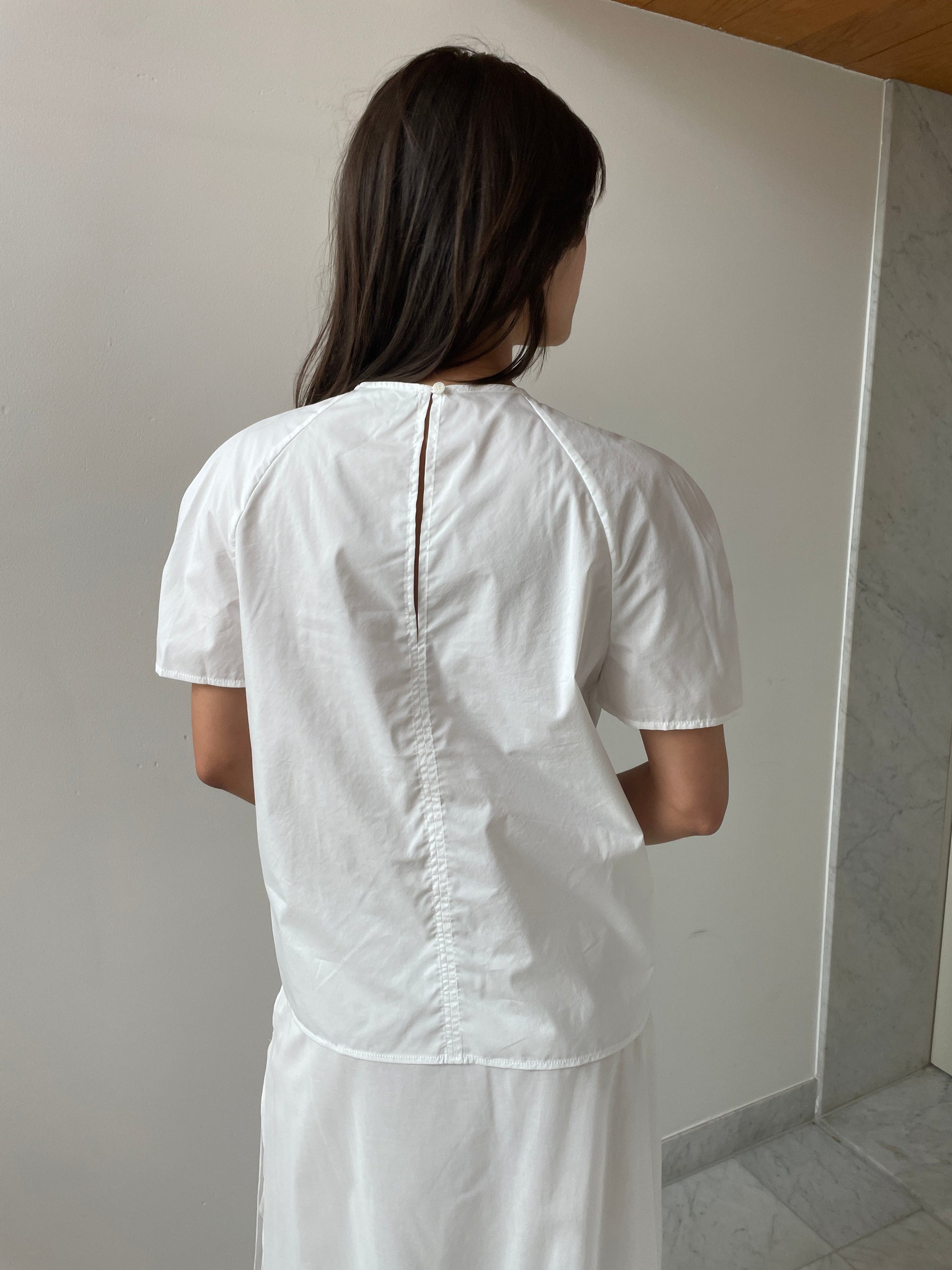 Raglan Top, White Amomento