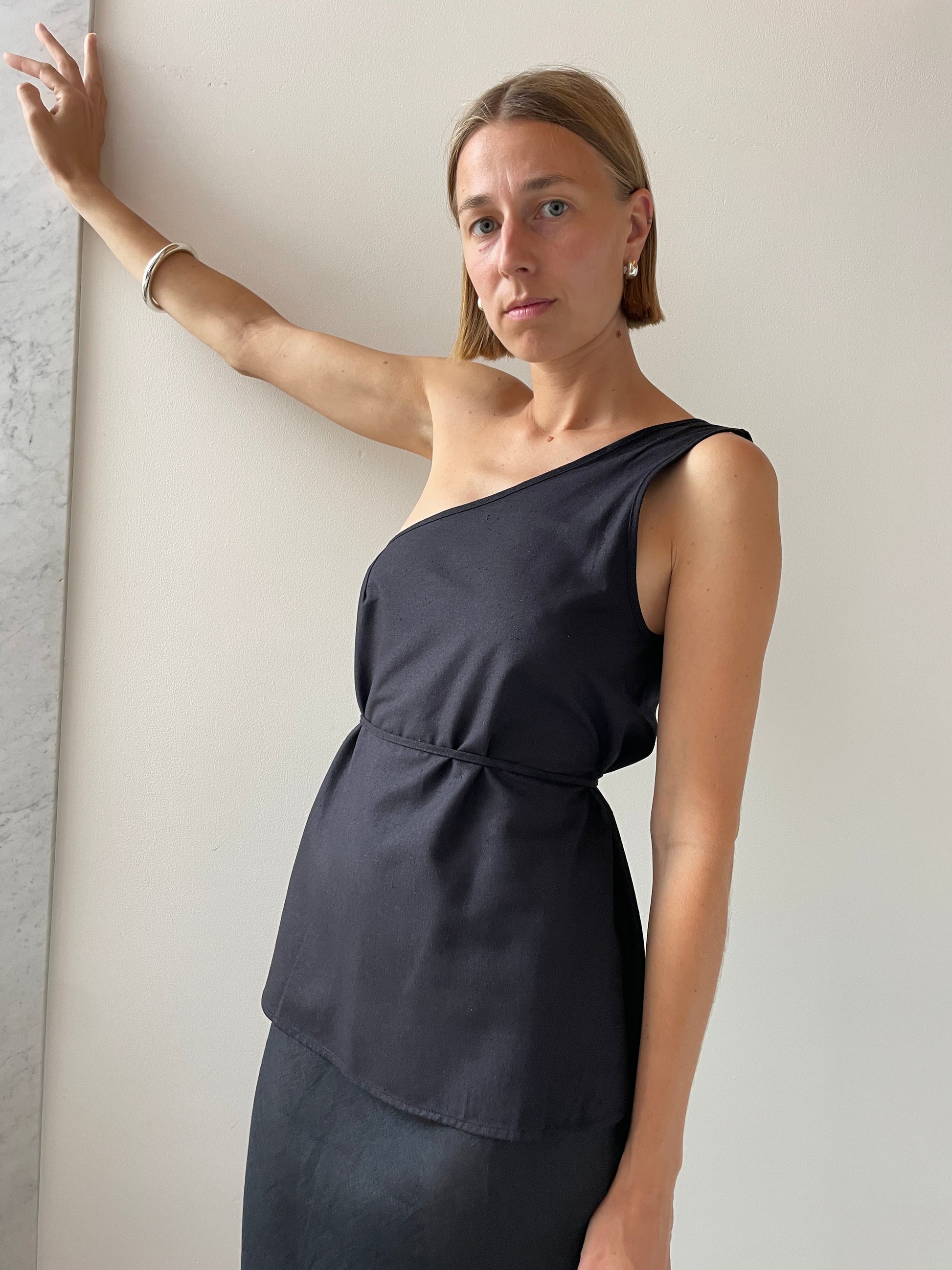 Eye Top, Black BASERANGE