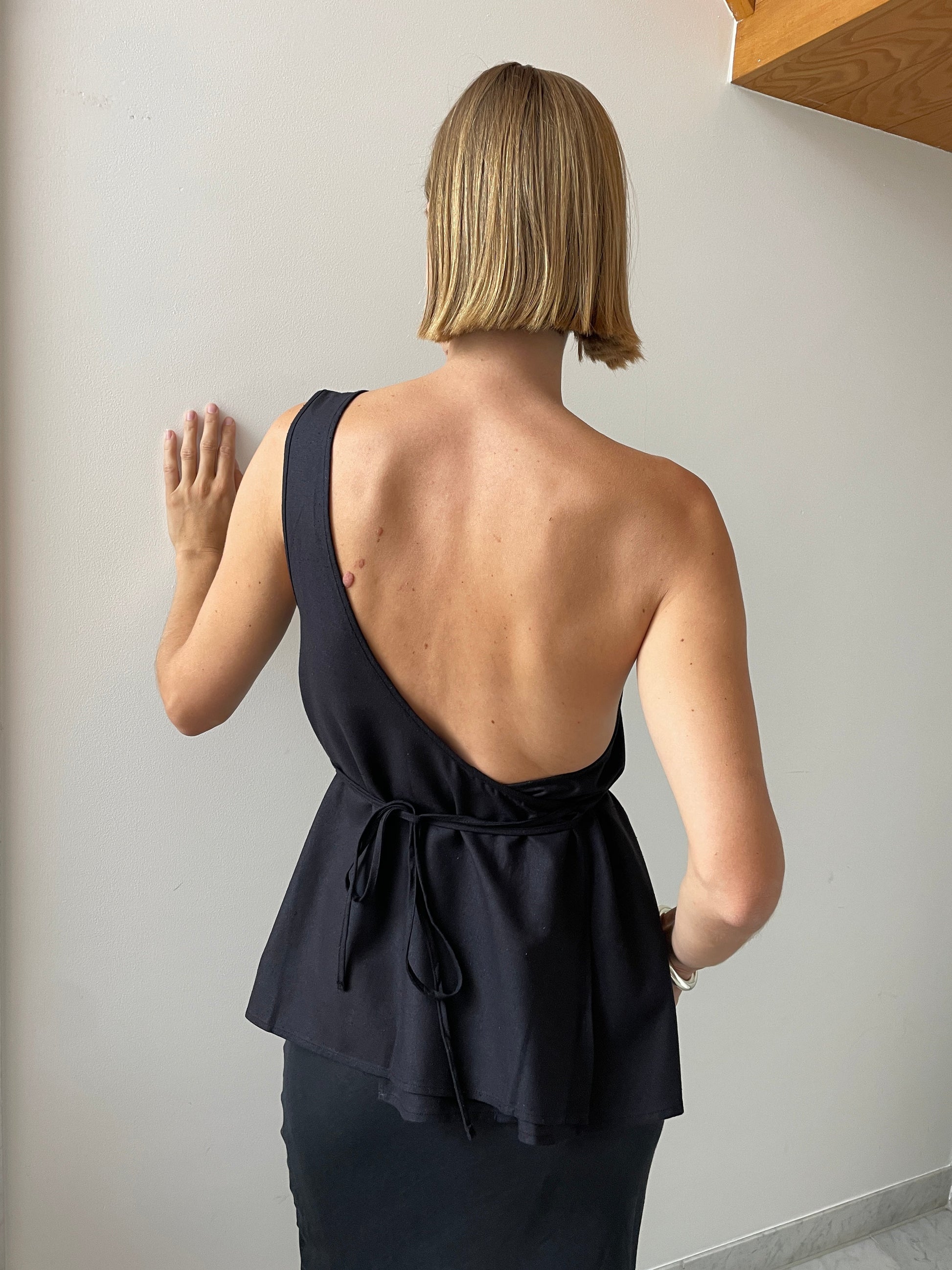 Eye Top, Black BASERANGE