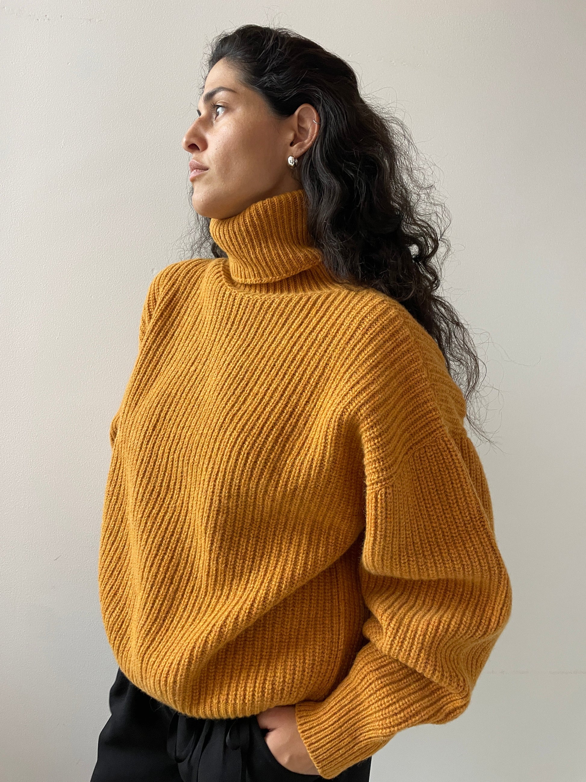 Mea Turtleneck, Clair Orange BASERANGE