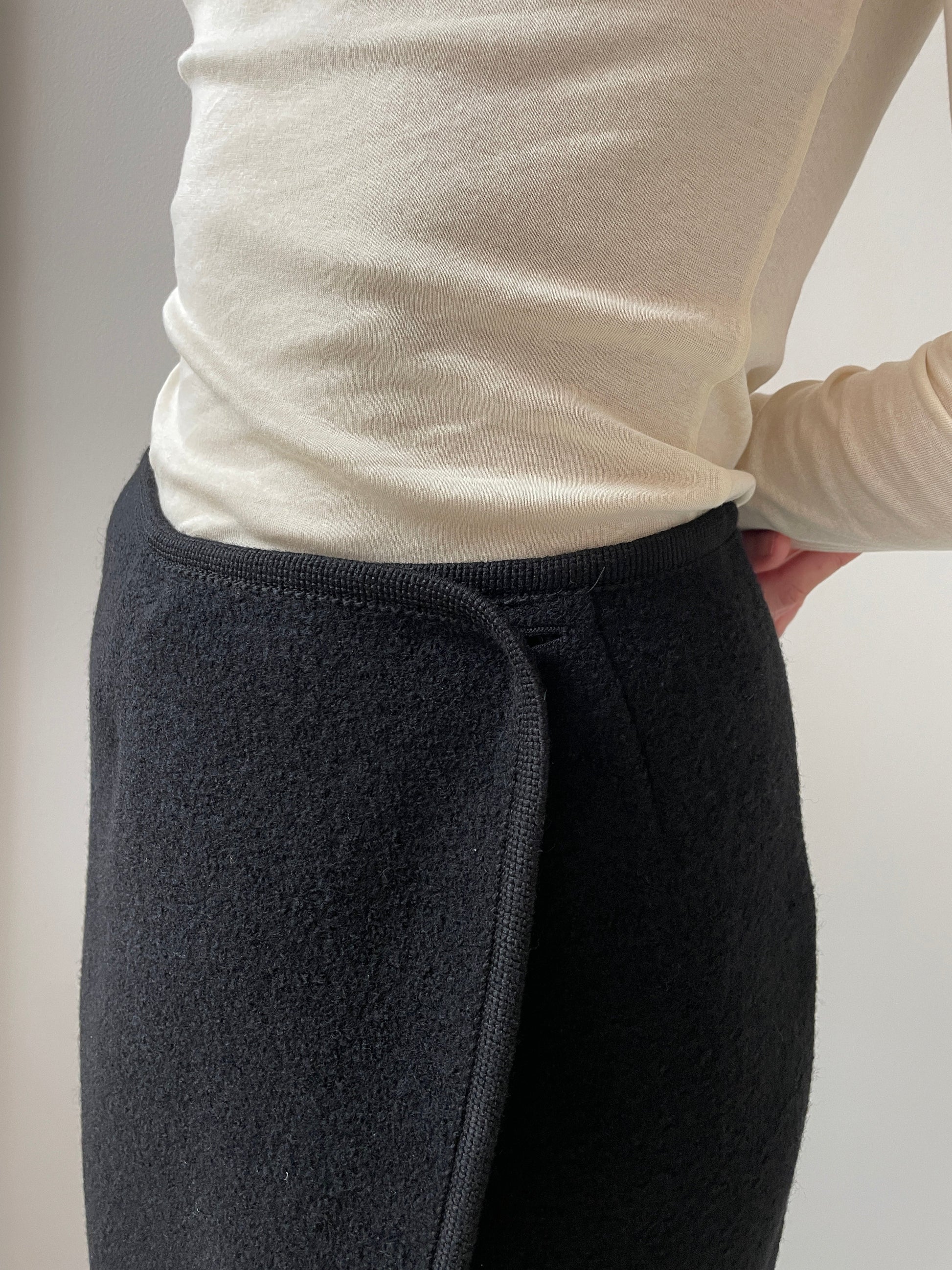 Walker Wrap Skirt, Black RIER