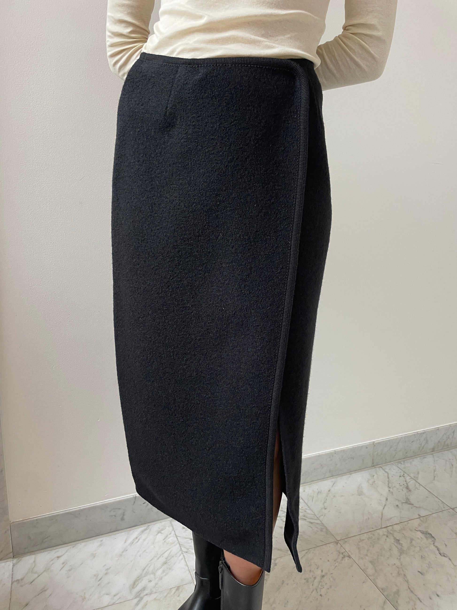 Walker Wrap Skirt, Black RIER