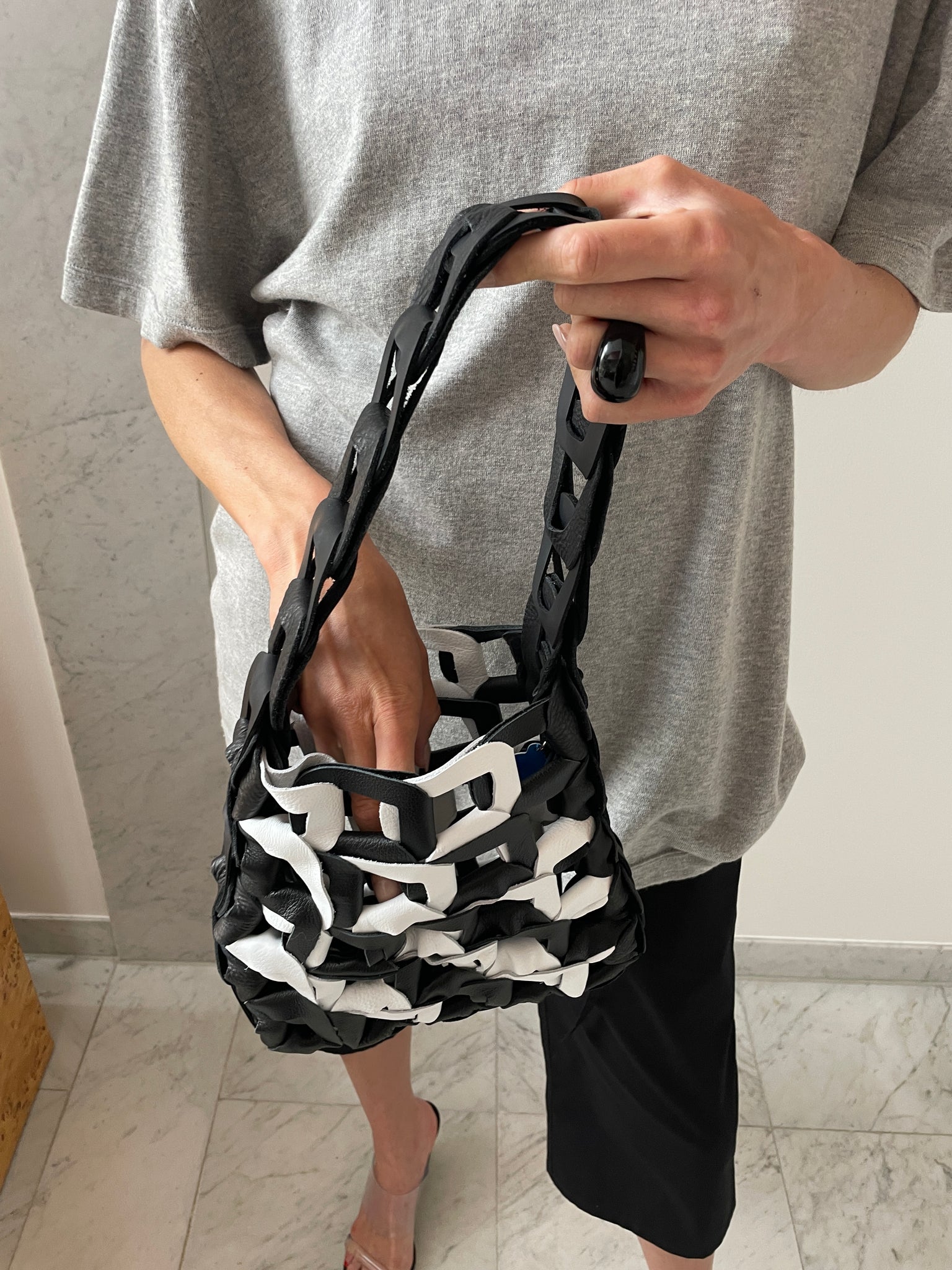 Links Tote, Pivot