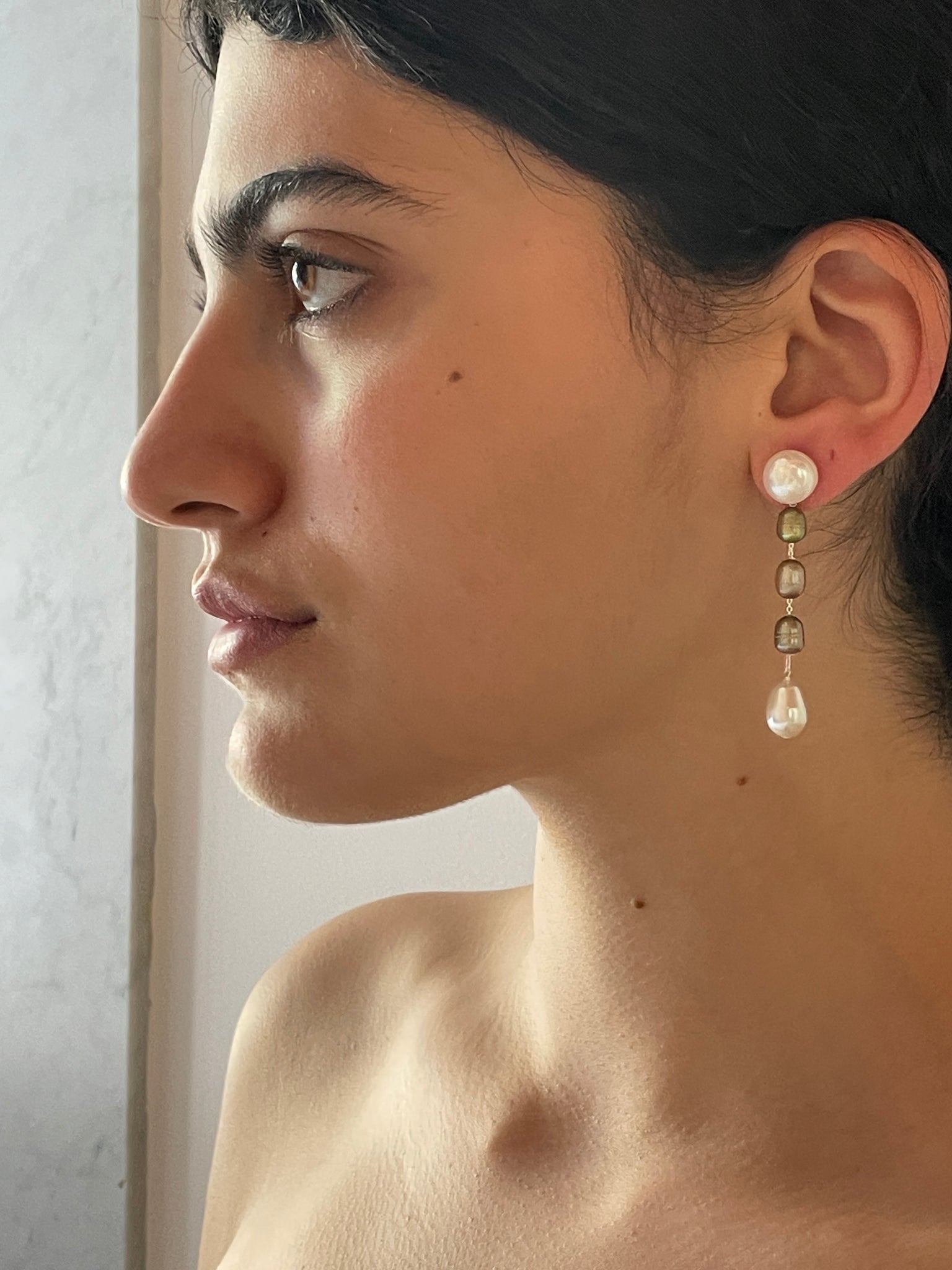Small Passante Earrings, Pistachio