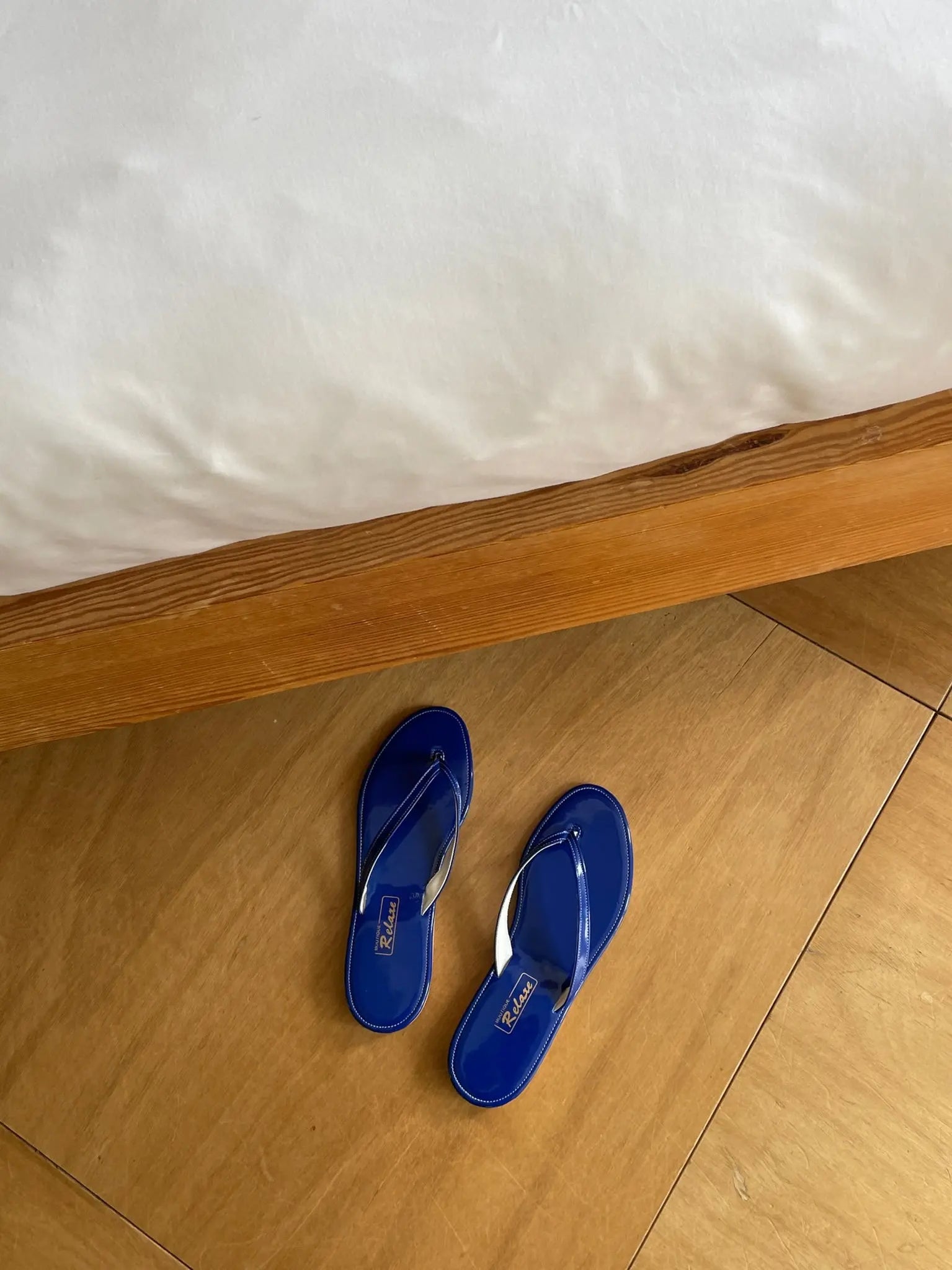 Relaxe Slippers, Round Toe