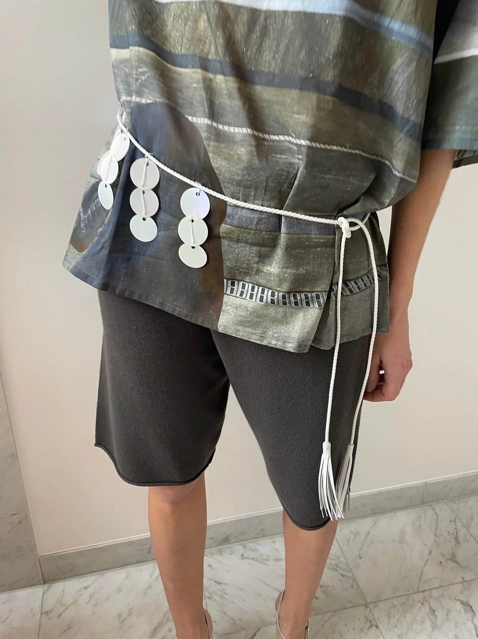 Hook Vest, Tent