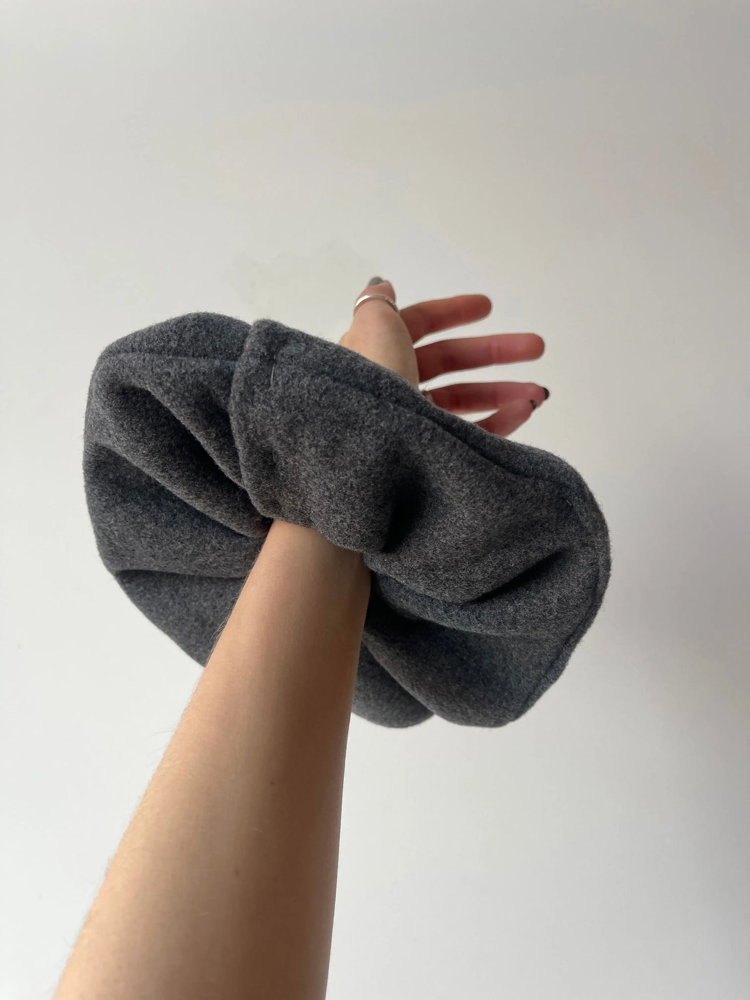 Wool Scrunchie, Ash