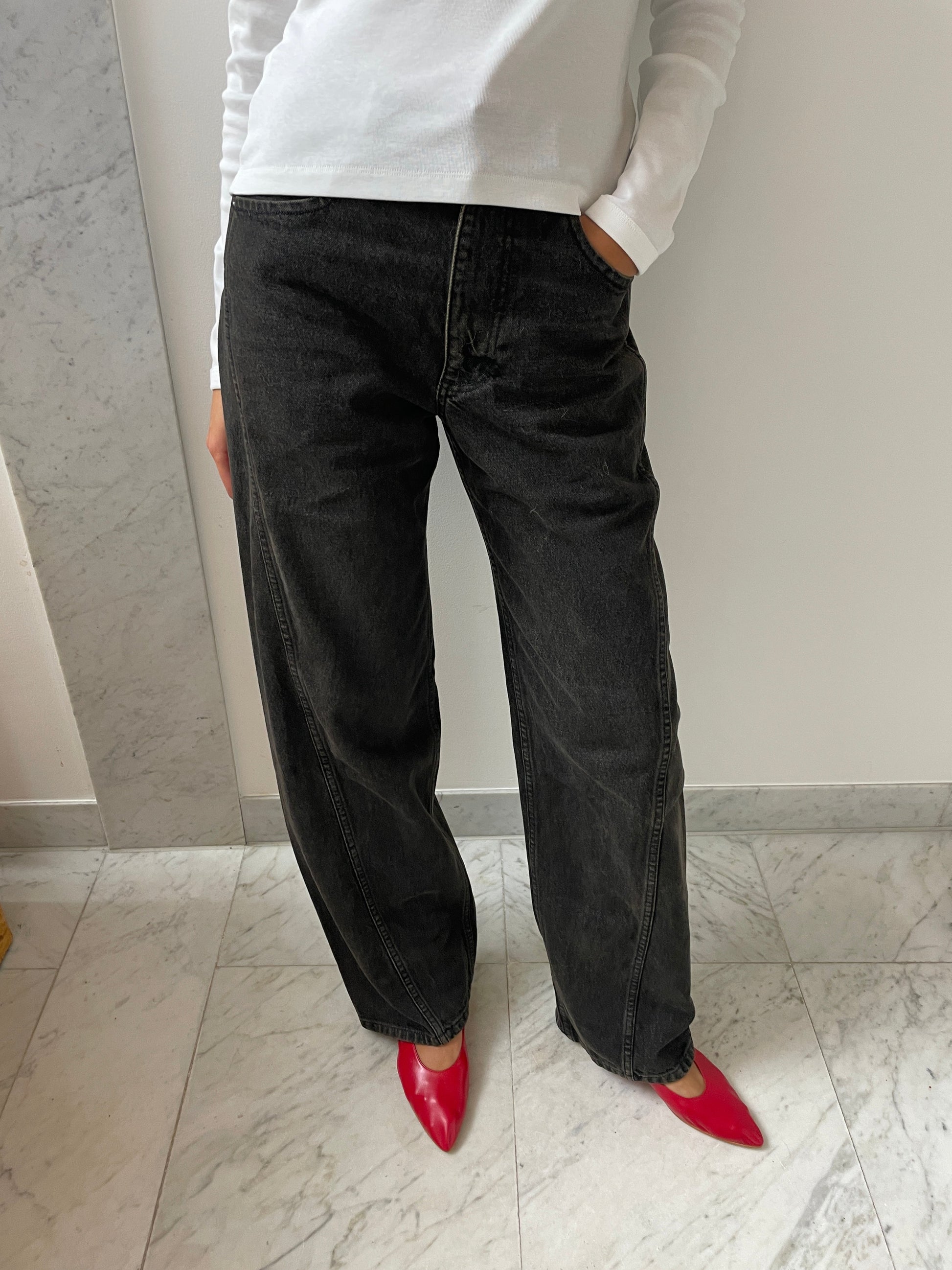 Party Flat, Red MARTINIANO