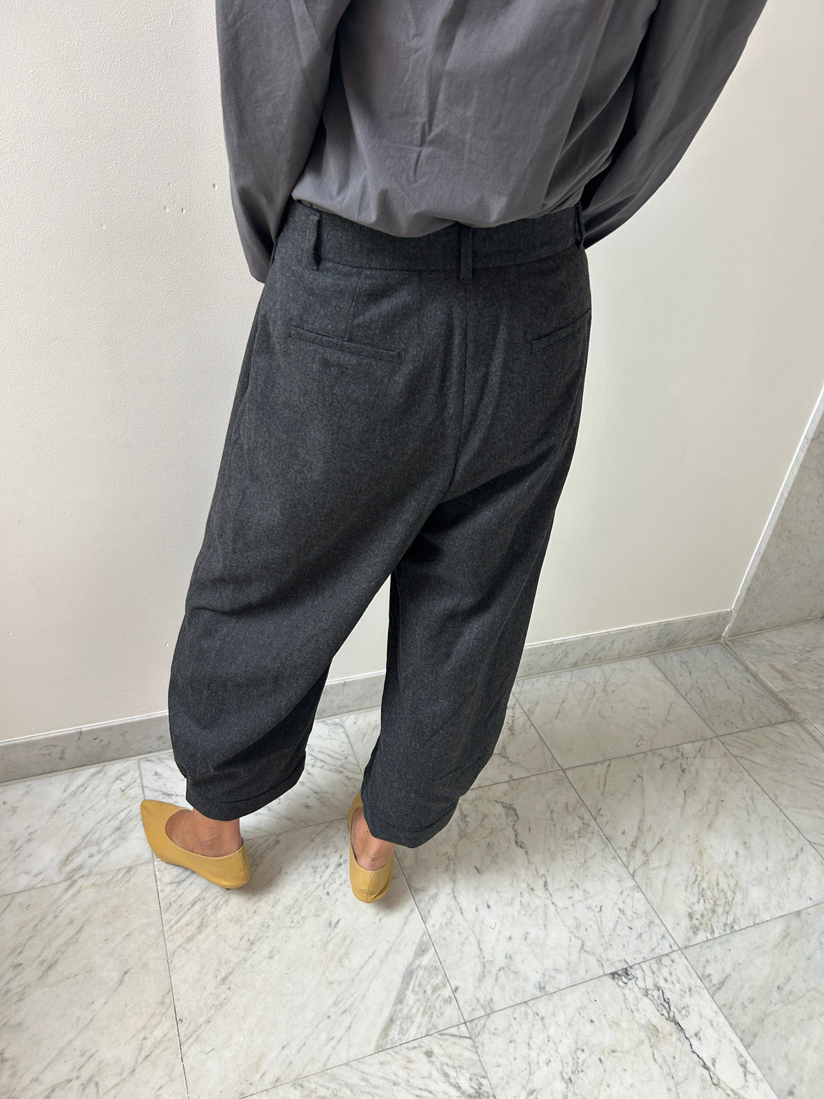 Wool Shirring Pants, Charcoal Amomento